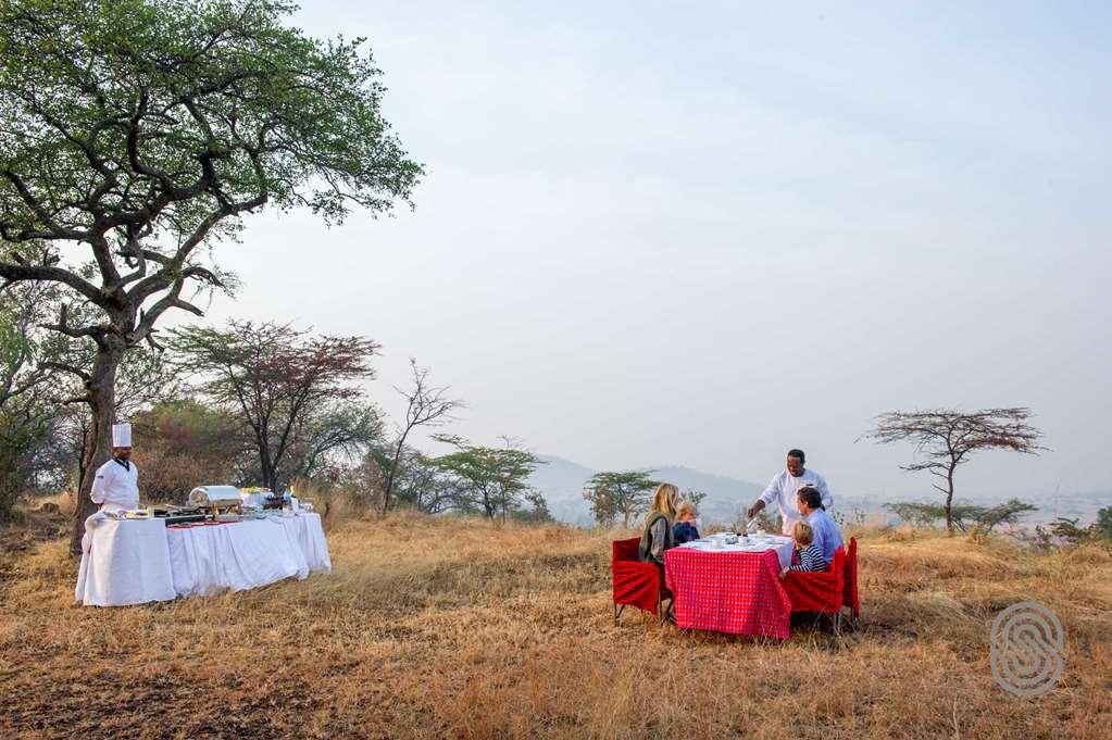 Kirawira Serena Camp Robanda Restaurant photo